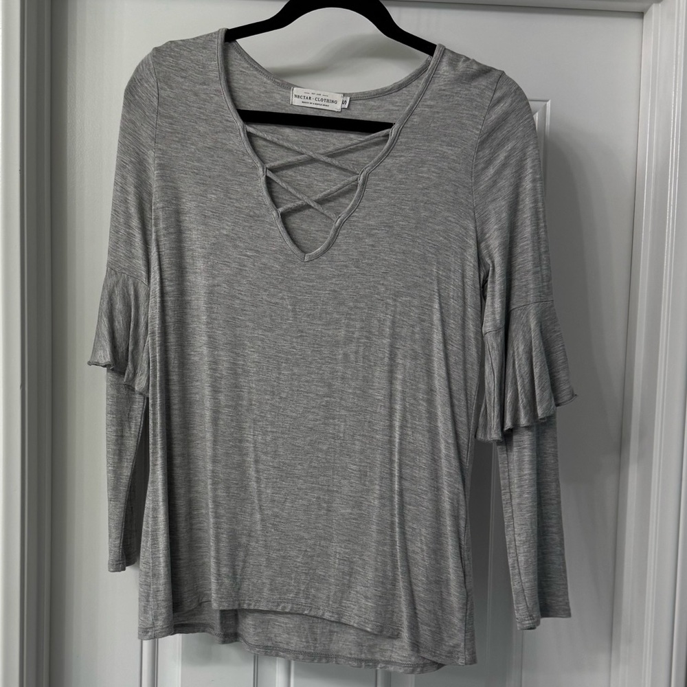 Nectar Clothing criss cross gray long sleeve shirt top size Small